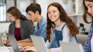 Schwerpunkt - Öffentlichkeitsarbeit und Medienbildung – Der Schlüssel zur modernen Schulkommunikation
