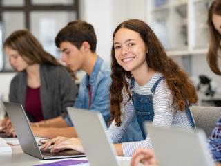 Schwerpunkt - Öffentlichkeitsarbeit und Medienbildung – Der Schlüssel zur modernen Schulkommunikation